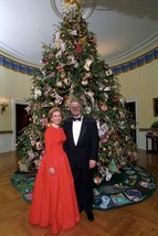 President Bill Clinton And Hillary Clinton Christmas Tree 4X6 Photo Postcard - £5.08 GBP
