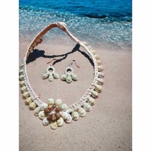 Beautifully handcrafted Hawaiian crocheted shell necklace and earring set - £53.51 GBP