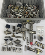 HUGE LOT OF ASST. HYDRAULIC ADAPTERS / FITTINGS SS STEEL, BRASS, JIC Par... - $158.39