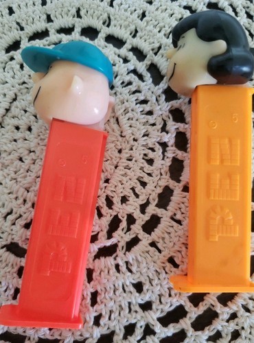 Two (2) Peanuts Collectible Pez Dispensers ~ Charlie Brown ~ Lucy ~ 18 Item image 4