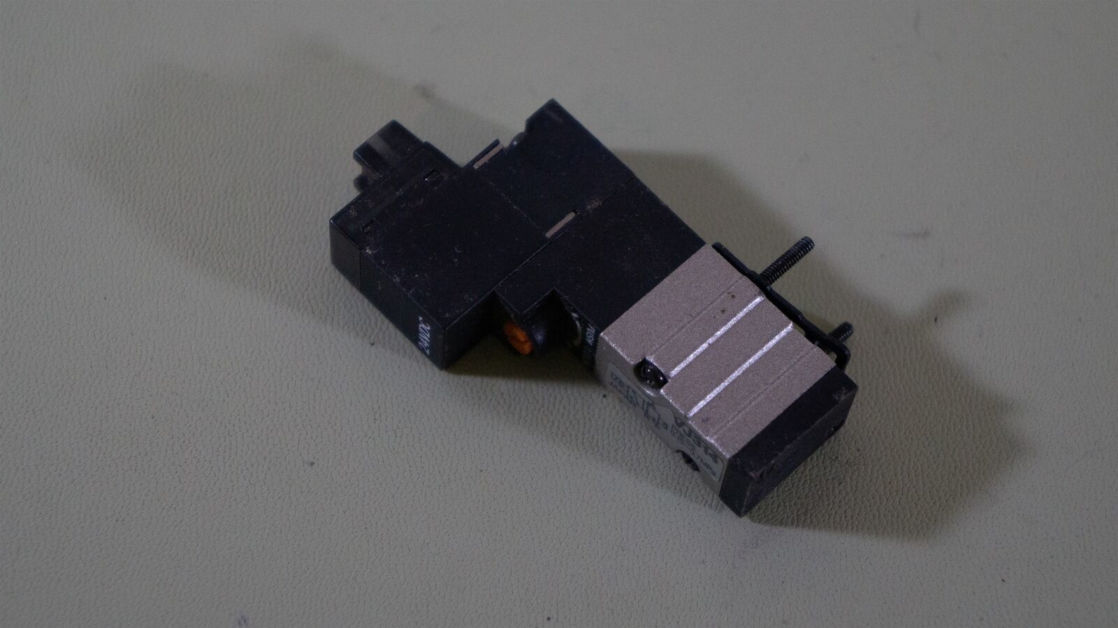 SMC VJ314 Solenoid Valve , 0.15~0.7 MPa , 24VDC , has screws + gasket - $9.77