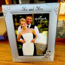 Hallmark Mr. and Mrs. Picture frame - $221.43 MXN
