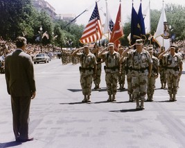 President Bush Greeting Genral Schwarzkopf Homecoming Parade 8X10 Photo Reprint - £6.70 GBP