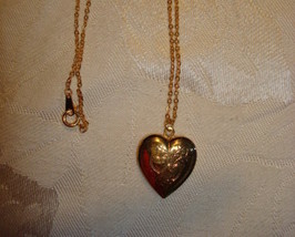 Gold-tone Heart Locket ~ Pretty - £6.39 GBP