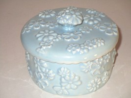 Arnels 1978 Blue 5&quot; Diameter Daisy Jar With Lid &amp; Bee On Knob - £7.98 GBP