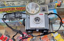 Vintage Used Kodak Brownie Starmite Camera Photography Prop - $458.89 MXN  Vintage Used Kodak Brownie Starmite Camera Photography Prop - $458.89 MXN