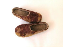 US10 Women Felt slippers * Handmade house shoes * Felted mules  - £37.17 GBP