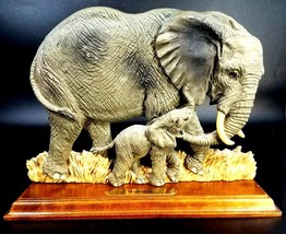 Vintage 3D Elephant And Baby Plack And Stand Figi Graphics Awesome Condition - £54.20 GBP