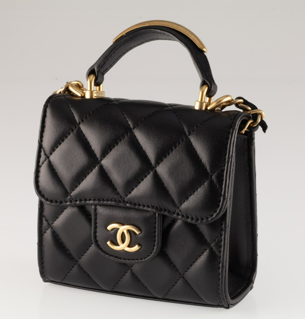 Authenticity Guarantee
Chanel Quilted Lambskin Top Handle Flap Coin Purse wi... Item image 2