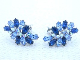 Vtg Crown Trifari Silver Tone Blue Rhinestone Flower Clip Earrings - $73.51