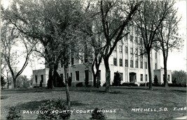 RPPC  Mitchell South Dakota SD Davison County Courthouse UNP Postcard Q16 - £21.75 GBP