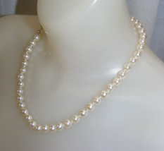 Vintage Single Strand Creme Colored Pearl 18&quot; Necklace - $722.92 MXN
