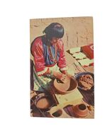 Postcard Pueblo Indian Pottery Maker At Work New Mexico Chrome Unposted - €4,25 EUR