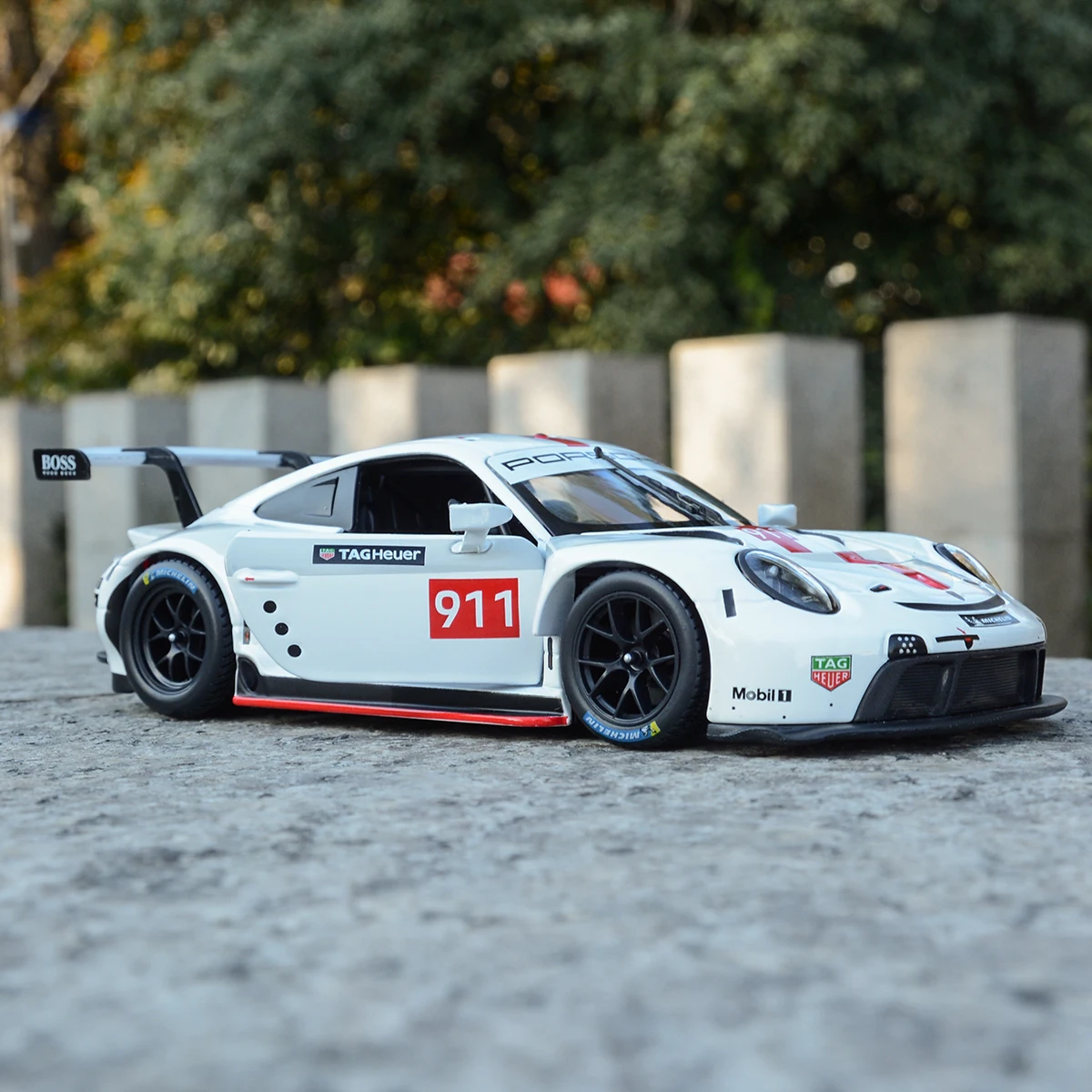 Bburago 1:24 Porsche 911 RSR Sports Car Static Die Cast s Collectible Model - £25.73 GBP