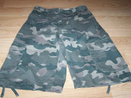 Size 14 Old Navy Green Camo Camouflage Cargo Pockets Bermuda Shorts EUC - £15.80 GBP