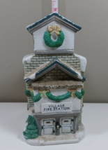 7 1/2 inch christmas village fire station 1994 - £15.57 GBP