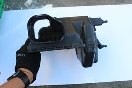 2003-2004 INFINITI G35 SEDAN AIR CLEANER BOX ASSEMBLY K2883 image 2