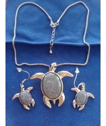 Silvertone Tortoise Sea Turtle Necklace &amp; Earrings 19-in  Adjustable Chain - $368.69 MXN