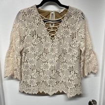 Entro Cream Lace Bell Sleeve Floral Blouse Womens Size Small Scalloped H... - $33.66