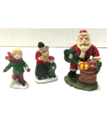 Village Christmas Santa &amp; People Set of 3 Figurines - €8,59 EUR