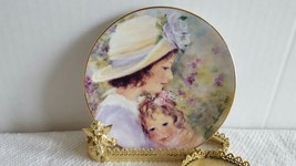 Avon Mother&#39;s Day Plate &quot;Tender Moments&quot; by Helene Leveillee 1997 EUC Sh... - $7.99
