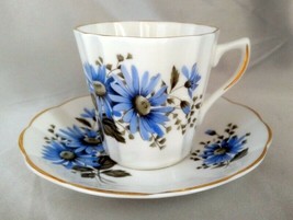 ROYAL DOVER Bone China (England) Blue Daisy Gray Floral Tea Cup &amp; Saucer... - $14.60
