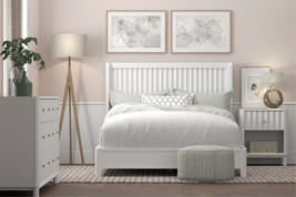 Daylan Queen Scalloped Panel Bed, White - $16,856.37 MXN