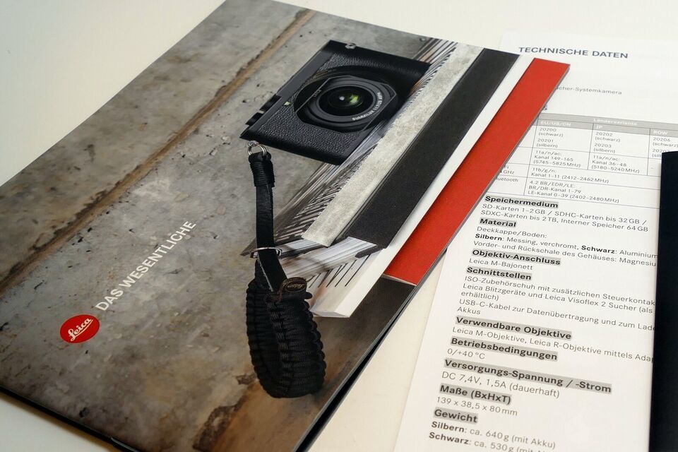 Leica M11 Camera  Information warranty guide 20200 black - $9.82