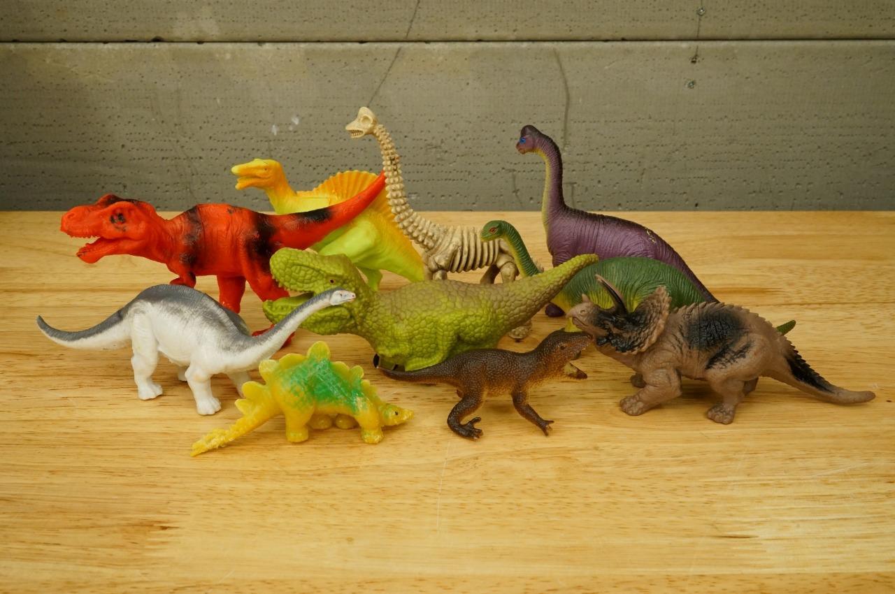 Primary image for Bulk Preschool Pretend Play Lot Plastic & Rubber Toy Dinosaurs & Dino Skeleton