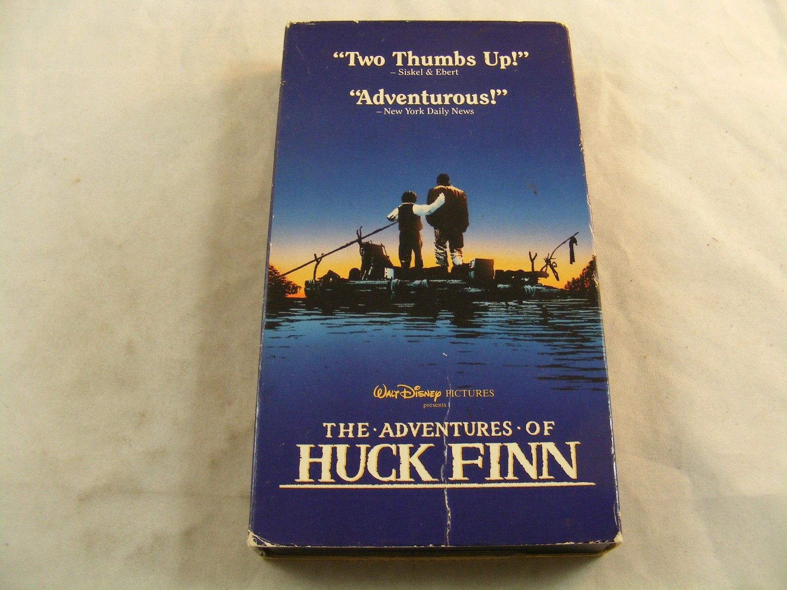(VHS 1993) Disney THE ADVENTURES OF HUCK FINN w/ Elijah Wood, Courtney B... - $1.42