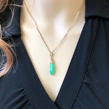 NEW 14K Solid Yellow Gold Eggplant Shape Green Jade Pendant  - £150.25 GBP