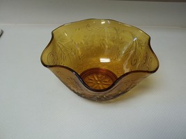 Vintage Tiara Glass Amber Gold Ruffled Large Round Serving Bowl 10 Inch Sandwich - £28.42 GBP