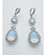 GIVENCHY 925 STERLING SILVER Rainbow  MOONSTONE TEAR DROP EARRINGS - $2,328.22 MXN