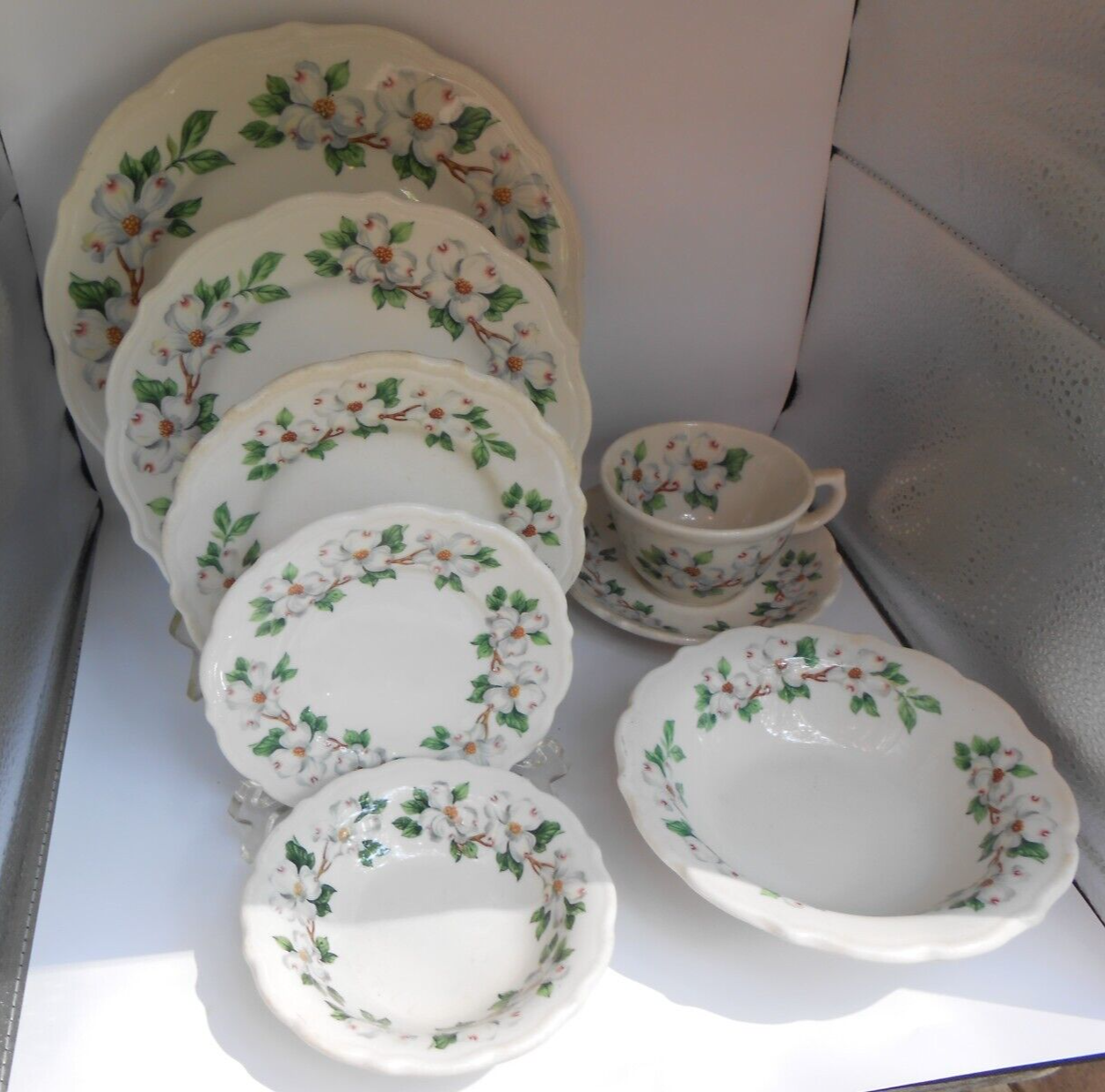 8 p SYRACUSE DOGWOOD dinner plate cup bowl Norfolk & Western RAILROAD RESTAURANT