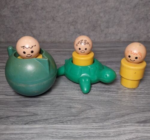 Vintage 1974 Fisher Price Jumbo Little People Bath Tub Toys Turtle Tea Pot - $17.06