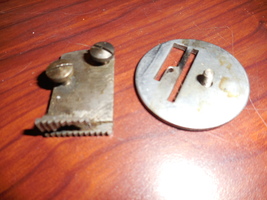 Montgomery Wards Model R Sewing Machine VS Throat Plate &amp; Feed Dog w/Screws - $15.00