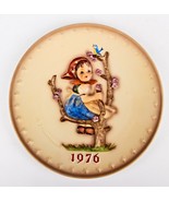 *Vintage Goebel M.J.Hummel Annual Collector Plate 1976 In Bas Relief - $18.13