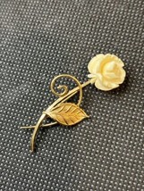 Vintage Signed Van Dell 12K Gold Filled Carved Resin Flower Rose Pin Brooch - £12.13 GBP