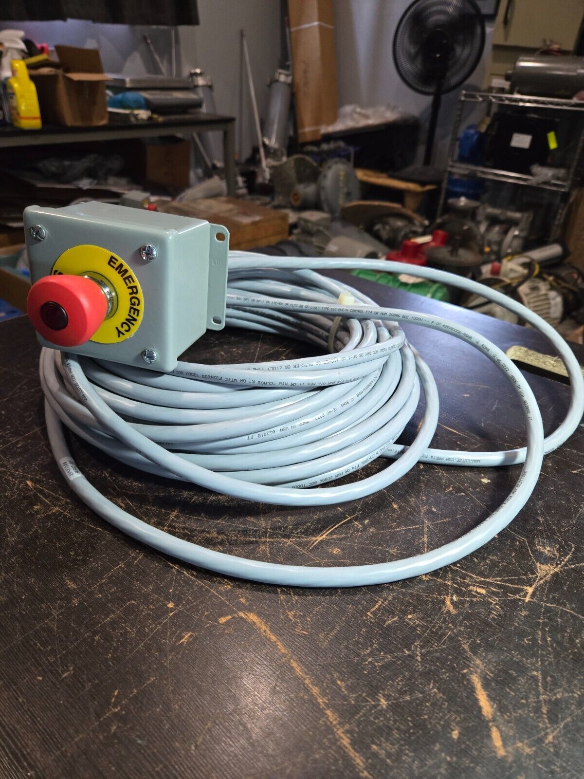 AB A800F-X10 Emergency Stop Push Button Switch METAL BOX LUTZE A3081607 ... - $137.61