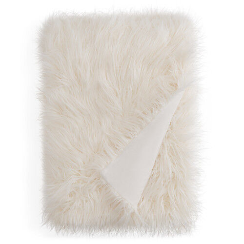 MSRP $210 Hudson Park Faux Fur Colored Throw White 50X70 (SMALL STAIN) - £46.21 GBP