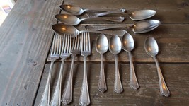 Wm Rogers And Sons Lot of Flatware Forks Spoons - £18.99 GBP