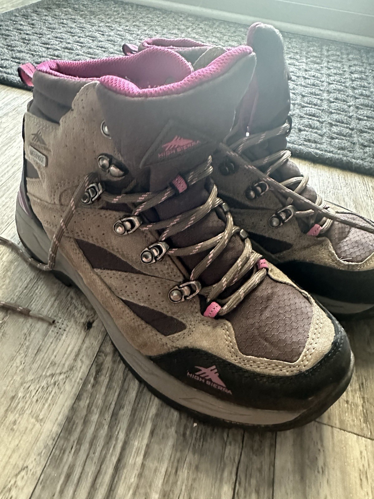 High Sierra Trekker Women’s Boots Brown Purple Size 9 Hiking Outdoor Lac... - $19.09