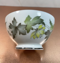 Ridgway Fine English Bone China  Moselle Leaf pattern  small sugar bowl - $13.86