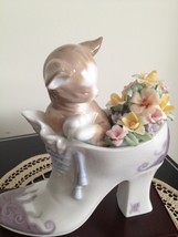 Lladro ~ A Cozy Fit ~ Retired ~ Mint condition with Original Lladro Box! - $265.00