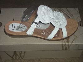 Born Concept ENCHANTER White Flower Leather Comfort Sandals New - $66.00