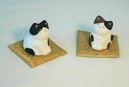New Japan Ryukodo Chigiri Paper Maneki Neko Cat Figurine on Golden Cushion - £7.77 GBP
