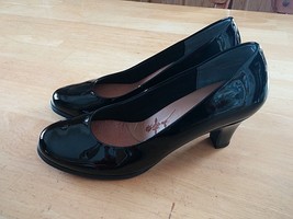 Ros Hommerson Ladies Black Patent Leather PUMPS-8M-WORN ONCE-2.75&quot; HEEL-NICE - $10.39