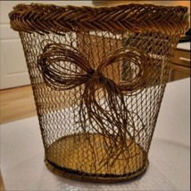Wicker &amp; Wire Decorative Waste Basket Gold W/Bow 12&quot; X 11&quot; New Without Tags - £6.08 GBP