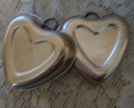 Aluminum Heart Molds- Mirro MFG - Set of 2 -USA - £6.29 GBP