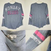 About a Girl Gray Pink Graphic Monday Blues Top Sz Small - £10.17 GBP